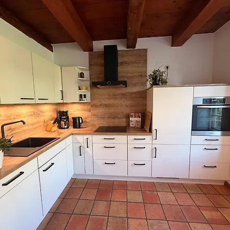 Grosszuegiges Stadthaus Fuer 8 Personen Mit Kachelofen & 2 Terrassen * Niebüll