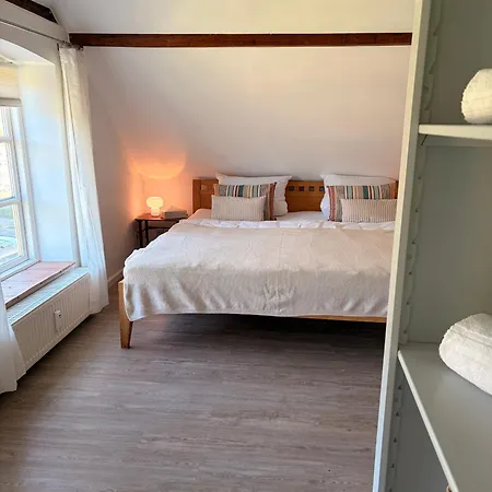 Grosszuegiges Stadthaus Fuer 8 Personen Mit Kachelofen & 2 Terrassen Vakantiehuis *